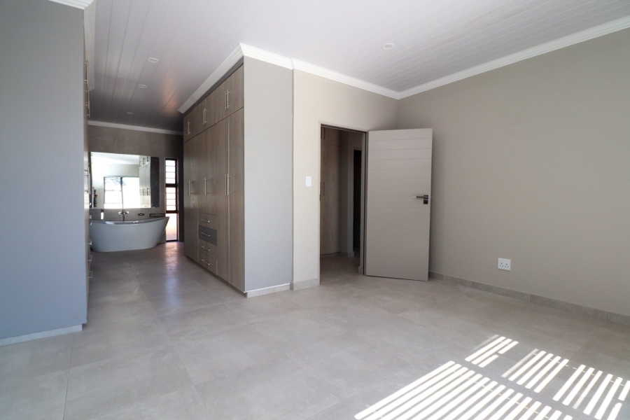 To Let 3 Bedroom Property for Rent in Flamwood North West